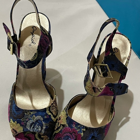 Qupid multi color platform heels - Picture 2 of 4